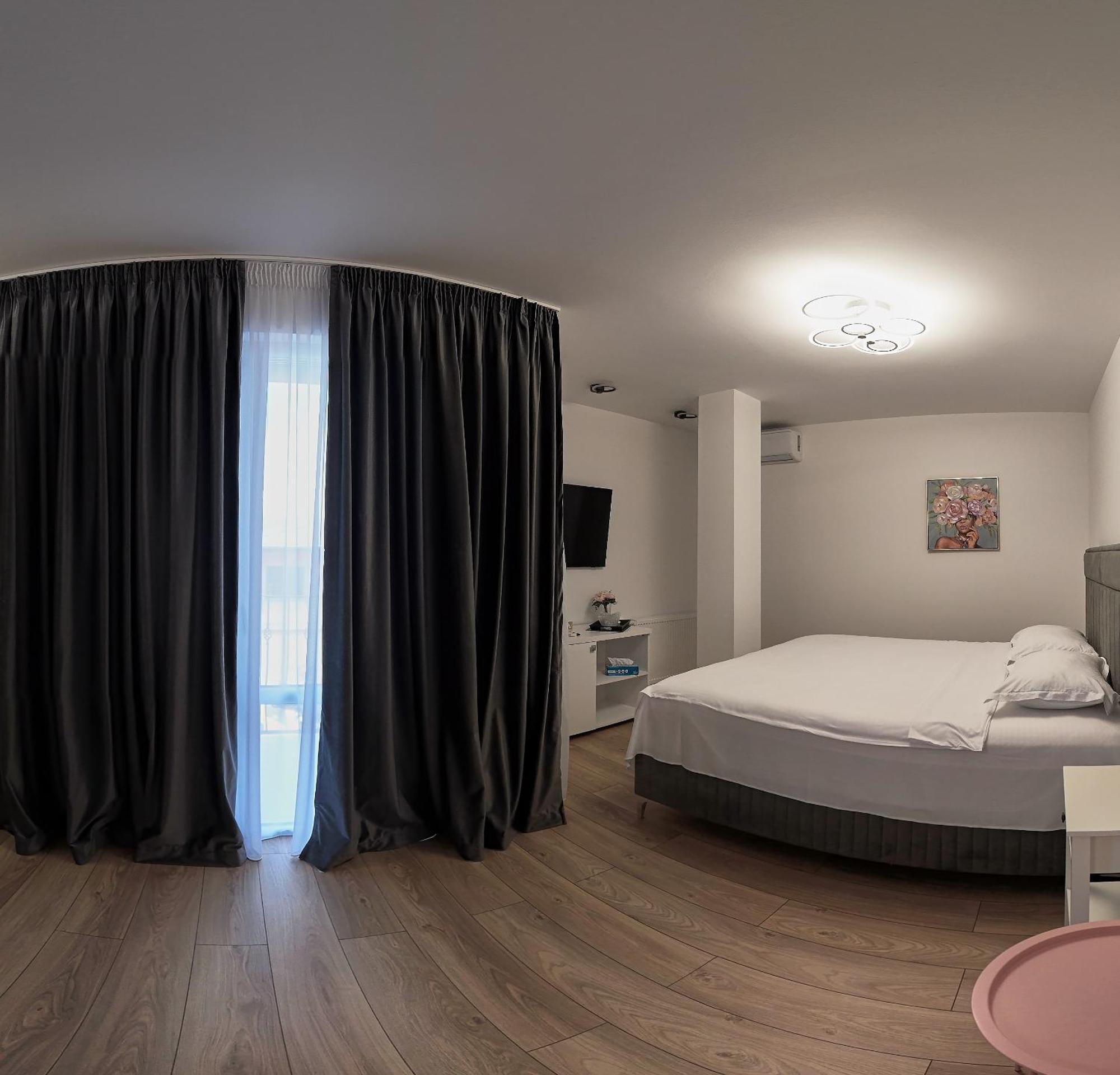 Emma Hotel 4*